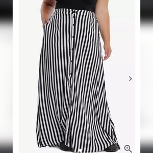 Black & White Stripe Maxi Skirt with pockets